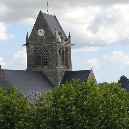 Gite De La Place De L'Eglise Sainte-Mère-Église Buitenkant foto