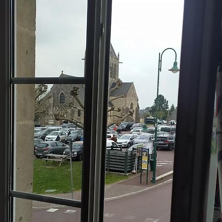 Gite De La Place De L'Eglise Sainte-Mère-Église Buitenkant foto